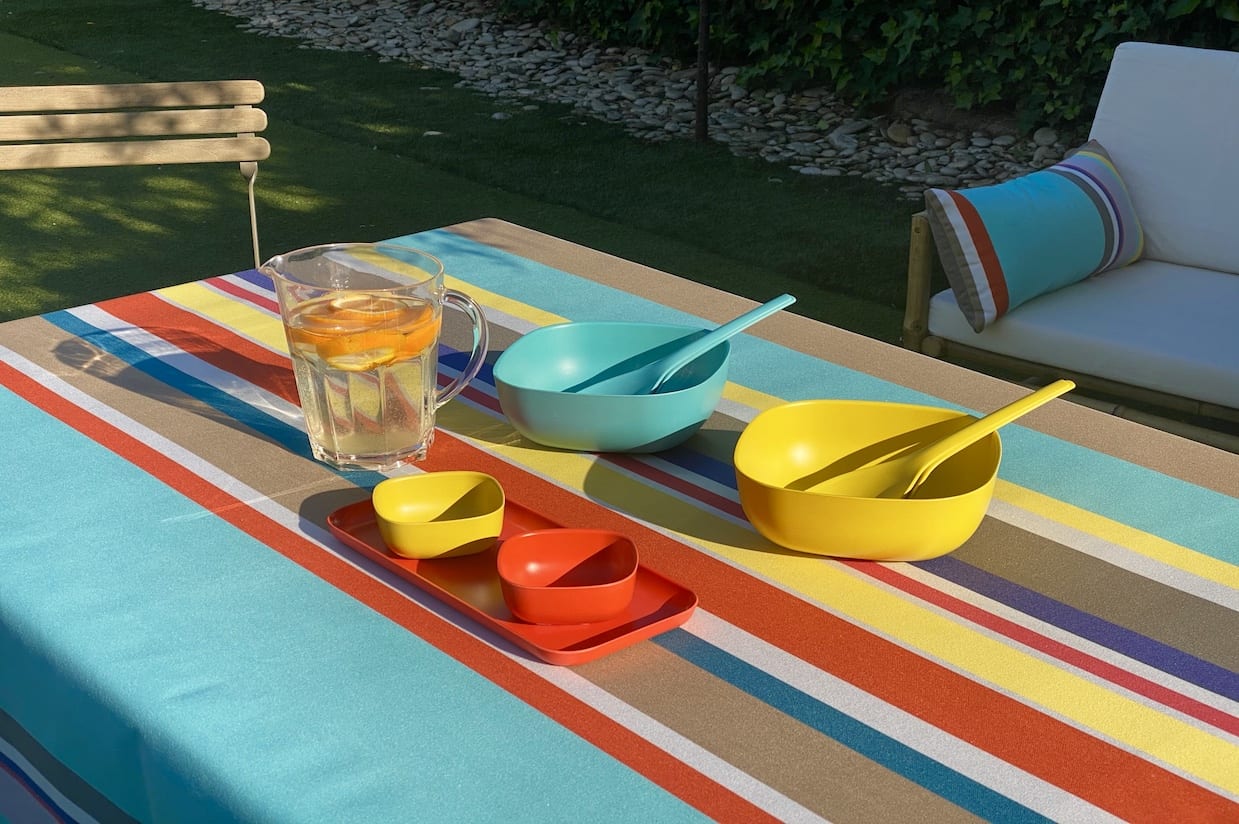 nappe_acrylique_toiles_du_soleil_déperlant_antiuv_outdoor_exterieur_qualite_sunbrella_rayures_stripes_ekobo_jaune_bleu_orangee.jpeg